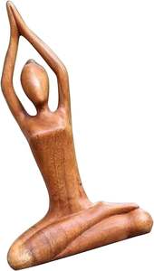 Sculpture de yoga en bois représentant une pose de méditation assise avec les mains levées, symbolisant la paix, la pleine conscience et l'équilibre. - Product Image 3