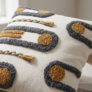 Housse de coussin décorative géométrique brodée, style bohème, en textile, avec design amovible et lavable - Product Image 5
