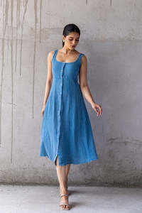 Vestido Midi Azul sin Mangas con Cuello Cuadrado y Botones al Frente, Vestido Casual de Verano de Lino y Algodón Tejido, Silueta Recta, Cintura Natural - Product Image 3