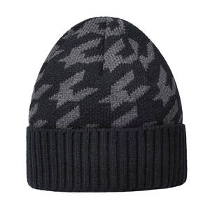 Bonnet Tendance en Maille Douce Jacquard pour l'Hiver – Confort Optimal au Quotidien et en Extérieur - Product Image 1