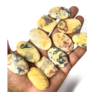 พลอยแจสเปอร์สีเหลืองธรรมชาติทรงหลวมแบบคาโบชอง รูปทรงและขนาดคละกัน ประมาณ 20 ถึง 30 มม. - Product Image 1