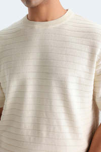 เสื้อยืดผู้ชายคุณภาพสูง ผลิตในปากีสถาน ทรงหลวม ผ้าถักเนื้อนุ่ม คุณภาพสูง รับผลิตแบบ OEM พร้อมสกรีนโลโก้ เสื้อยืดคอกลมผู้ชายเนื้อผ้ามีเท็กซ์เจอร์ - Product Image 3