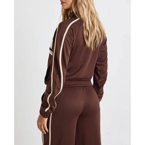 Ensemble de survêtement personnalisé en gros pour homme, style streetwear, avec veste en molleton nylon/coton à col montant et logo frontal, et short - Product Image 2