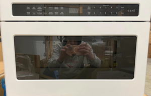 เตาอบไมโครเวฟแบบฝังขนาด 24 นิ้ว รุ่น C-a-f-e C-W-L112P4R-W-5 สีขาว - Product Image 3