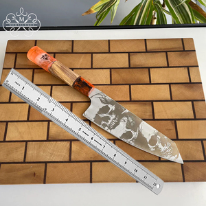 Couteau de chef artisanal personnalisé avec manche en bois et résine, lame gravée et design de qualité supérieure pour la cuisine - Product Image 6