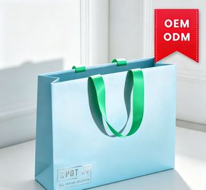 Sac en papier cadeau personnalisé avec impression UV de qualité supérieure, emballage en papier OEM tendance avec logo de luxe - Product Image 1