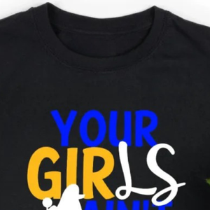 YOUR GIRLS IN RHOYAL เสื้อยืดพิมพ์ลายกราฟิกสำหรับผู้หญิง สีดำ แขนสั้น คอกลม แฟชั่นลำลอง สตรีทแวร์ แบบกำหนดเองได้ - Product Image 2