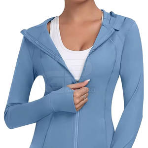Chaqueta de yoga elegante para mujer, con cremallera completa, tela ligera, transpirable, corte ajustado, para correr, fitness y entrenamiento. - Product Image 4