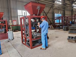 เครื่องผลิตบล็อกคอนกรีต QT4-24เครื่องทำอิฐซีเมนต์บล็อกกัวเตมาลาสำหรับโรงงานบล็อก - Product Image 2