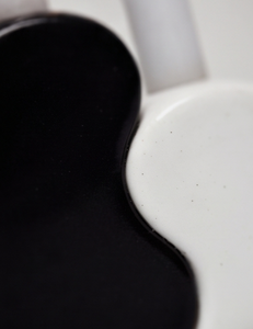 Porte-bougies décoratifs en métal noir et blanc texturé pour mariage et événements - Product Image 3