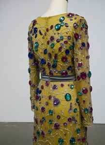 ชุดเดรสปักลายดีไซน์เนอร์รุ่นล่าสุดขายดีสำหรับผู้หญิง ผลิตจากผ้าพรีเมียมสำหรับงานแต่งงาน มีจำหน่ายสำหรับขายส่ง - Product Image 4