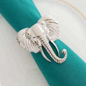 Anneaux de serviette en or et argent pour la décoration de table, accessoires de table élégants pour les hôtels - Product Image 3