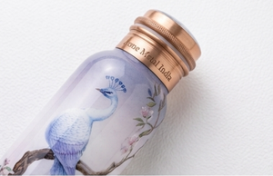Botella de Agua de Cobre con Estampado de Pavo Real Oriental Artesanal, Diseño Elegante y Ecológico de Primera Calidad, Ideal para Hidratación, Viajes y Hogar - Product Image 2