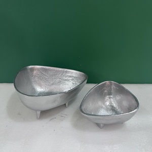 Juego de 2 Cuencos Decorativos Ovalados de Aluminio Hechos a Mano, Acabado Plateado, Cuenco para Servir Texturizado con Patas, Centro de Mesa para Decoración del Hogar - Product Image 3