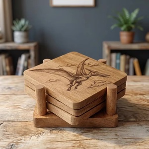 Juego de Posavasos Cuadrados de Madera con Diseño de Pterosaurio, Hechos a Mano, Antideslizantes, Acabado Natural, 10 mm de Grosor, Uttar Pradesh - Product Image 1