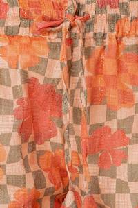 Ensemble coordonné deux pièces en coton et jute orange à motifs floraux pour femme, de qualité supérieure, confortable et doux, idéal pour la plage, disponible à la vente. - Product Image 5