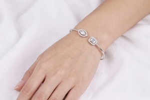 Brazalete de Boda de Oro Blanco de 18K con Diamantes Cultivados en Laboratorio con Certificación IGI, Corte Pera y Esmeralda, para Mujer - Product Image 6
