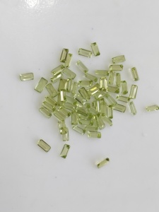 Peridoto natural de 4x2 mm, corte baguette, piedra preciosa suelta de la mejor calidad para la fabricación de joyas. - Product Image 2