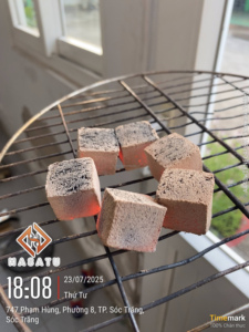 Charbon de coco naturel en gros de 26 mm pour importateurs de chichas - Product Image 4