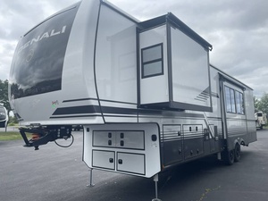 Nouveau 2026 E-a-s-t To W-e-s-t C-o-l-l-e-g-e A-v-e-n-u-e 2201-S - Product Image 3