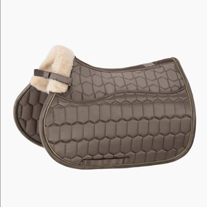 Tapis de selle de dressage sur mesure les plus vendus, en tissu satiné, pour l'équitation – Vente en gros de produits équestres élégants et tendance, équipement d'équitation - Product Image 5