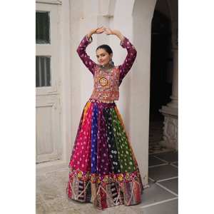 Lehenga Choli de Diseñador para Navratri, Falda para Ocasiones Especiales para Mujer - Product Image 5