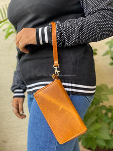 Billeteras de cuero cruzadas hechas a mano para mujer, Cartera de mano con diseño elegante, tarjeta ATM, multiusos, con cadena de mano - Product Image 3