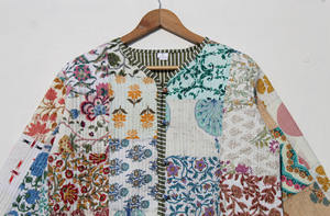 Veste sans manches en coton matelassé indien fait main, style vintage Kantha de Jaipur, vente en gros - Product Image 5