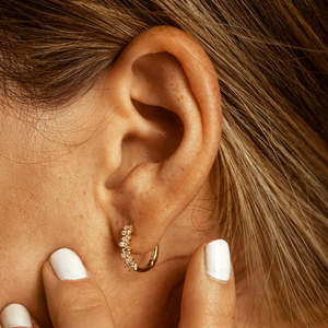 Boucles d'oreilles tendance en argent sterling 925 plaqué or 14 carats, forme étoile, avec moissanite, luxe, parfaites pour les fiançailles et les soirées, collection 2026 - Product Image 2