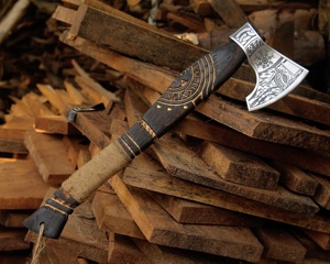 Hacha Vikinga Personalizada, Mango de Madera de Fresno Grabado, Decoración Medieval para Pared, Regalo para Padrinos de Boda, Regalo de Cumpleaños para Novio - Product Image 5