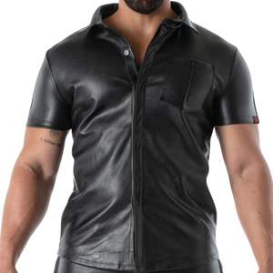 Polo en cuir noir pour homme, coupe ajustée, manches courtes, respirant, écologique, effet seconde peau, style formel, clubwear, mode sexy pour soirée - Product Image 1