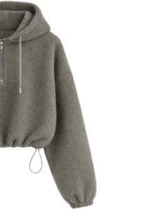 Sudadera Corta con Capucha de Forro Polar Texturizado Gris Oliva, Cierre de Cremallera de un Cuarto, Cintura Ajustable con Cordón, Estilo Casual Urbano, Sudadera Cálida para Hombre, Logotipo Personalizado - Product Image 4