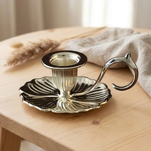 Candelabro de Cinco Brazos Warm Presence, Portavelas de Metal Plateado de 10.6 Pulgadas, Decoración Duradera para el Hogar, Uso en Bodas - Product Image 1