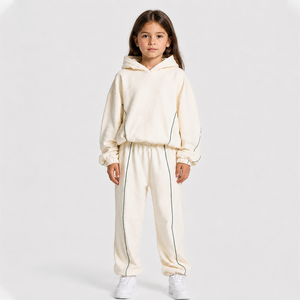 Ensemble de survêtement personnalisé OEM pour filles, survêtement en molleton surdimensionné pour enfants, ensemble sweat à capuche et pantalon de jogging pour filles, survêtements décontractés pour enfants - Product Image 1