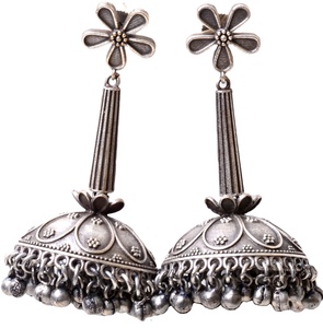 Artículo en Venta Caliente: Pendientes Jhumka de Latón Oxidado Plateado Estilo Bollywood para Mujer, Fabricante Profesional, Venta al por Mayor - Product Image 1