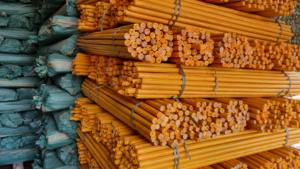 Escoba GMEX con mango de madera y cabezal de plástico – Ecológica, fácil de limpiar, ligera, diseño clásico, escoba doméstica de 120 cm - Product Image 2