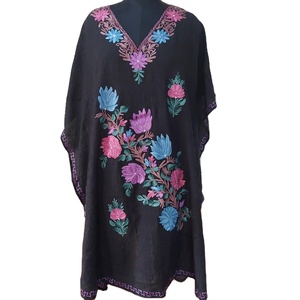 Collection d'été pour femmes, kaftan brodé à col en V, manches trois quarts, longueur genou, taille naturelle, respirant - Product Image 1