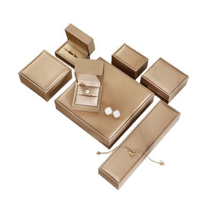 Caja de cuero para recuerdos de boda, pulsera de anillo de amor hecha <span class=keywords><strong>en</strong></span> China para fotografías - Product Image 6