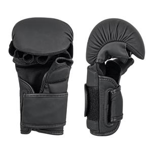 Gants de boxe professionnels demi-doigt de 8oz Gants de pratique MMA et UFC en cuir PU personnalisables pour les tireurs - Product Image 5