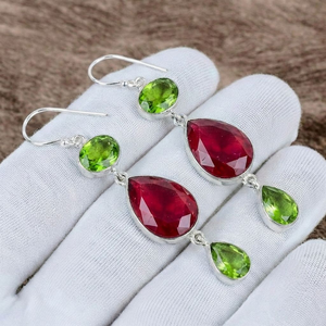 Pendientes colgantes de plata de ley 925 maciza con engaste de bisel, rubí y peridoto hechos a mano, estilo bohemio, con gemas para mujer - Product Image 1