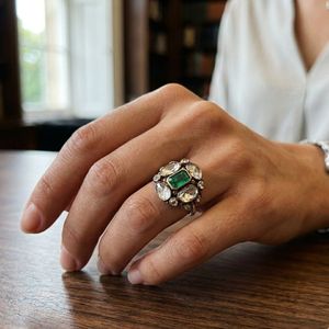 ทองคำชุบ 14K หรูหรา คลาสสิก ทรงช่องฝังเพชรทรงเหลี่ยมเจียระไนแบบบริลเลียนท์ มรกต สำหรับทั้งชายและหญิง ของขวัญหมั้น แต่งงาน ครบรอบ ประดับอัญมณี - Product Image 5