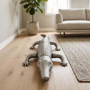 Sculpture de crocodile en métal faite à la main, figurine animale contemporaine, décoration de table, ornement de salon - Product Image 1