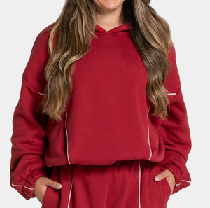 <span class=keywords><strong>Felpa</strong></span> <span class=keywords><strong>con</strong></span> <span class=keywords><strong>Cappuccio</strong></span> Oversize da <span class=keywords><strong>Donna</strong></span> Rosso Ciliegia <span class=keywords><strong>con</strong></span> Linee a Contrasto – Pullover in Cotone Felpato Premium, Streetwear Casual - Product Image 1