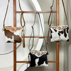 Bolso Bandolera de Cuero Vacuno Genuino Hecho a Mano con Solapa de Cuero Repujado Floral, Estilo Occidental, Bolso de Hombro Moderno para Mujer - Product Image 4