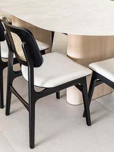 Juego de Comedor Moderno y Minimalista con Sillas de Respaldo de Mimbre - Product Image 3