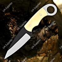Couteau de chasse multifonctionnel artisanal professionnel en acier inoxydable Damas 12C27 avec trou pour le pouce, pour le camping, la survie et les activités de plein air, Camel