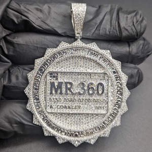 Colgante Mr.360 de Plata 925 con Moissanita, Corte Brillante Redondo con Micro Pavé, Joyería Hiphop para Hombre, Uso Diario - Product Image 5