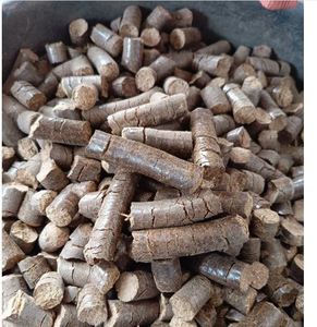 Engrais agricole granulaire de haute qualité, biologique, Terra Bio Naturals, à base de pellets de Karanja, pour la croissance des plantes et l'amélioration du sol - Product Image 2