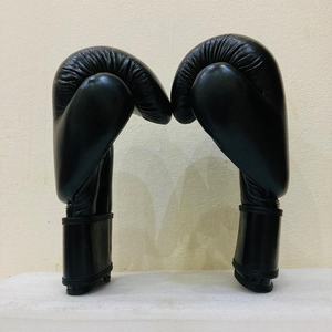 Guantes de boxeo profesionales Aiba Cuero de vaca Premium Kick Boxing MMA Entrenamiento Ligero Transpirable para tamaños de cierre - Product Image 1