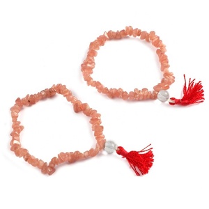 Bracelet de yoga en éclats d'aventurine pêche naturelle - Bracelets de yoga pour l'équilibre et la méditation - Product Image 1